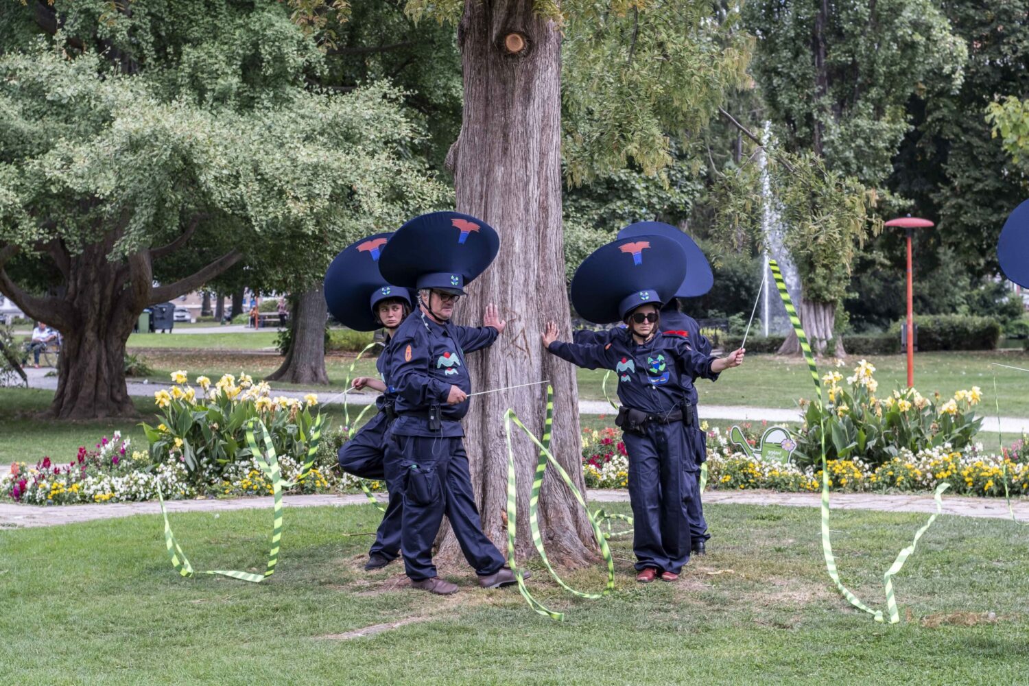 Don’t step on the grass - Villa du Parc