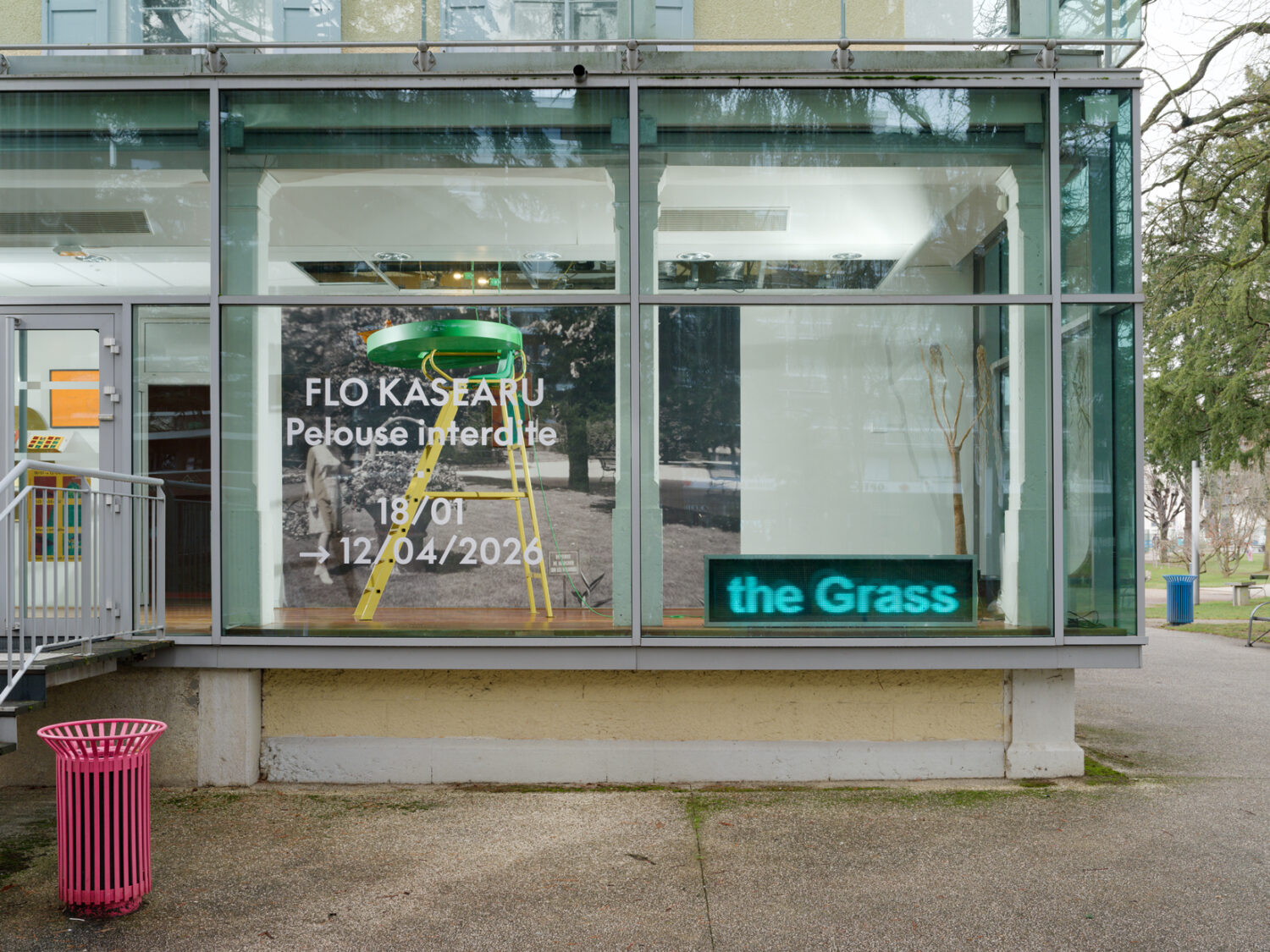 Do Not Step on the Grass - Villa du Parc